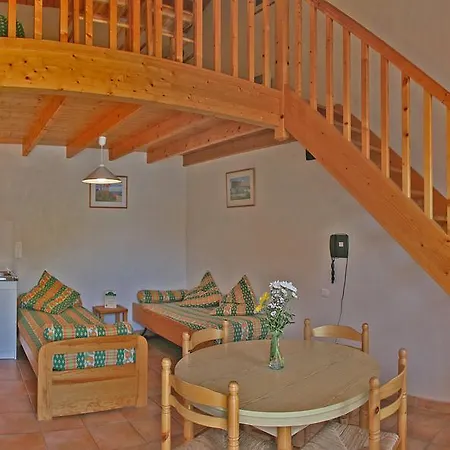 Domaine Le Martinet, The Originals Relais Отель Буэн